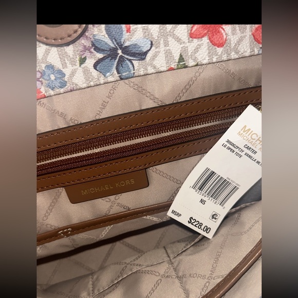 Michael Kors Large Floral Tote NWT Carter Vanilla Multi - Picture 5 of 6